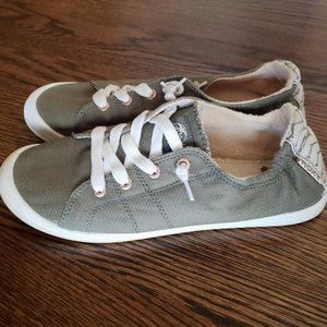 Roxy Brand Bayshore III Comfort Slip On Green Sneakers in Womens Size 9.5